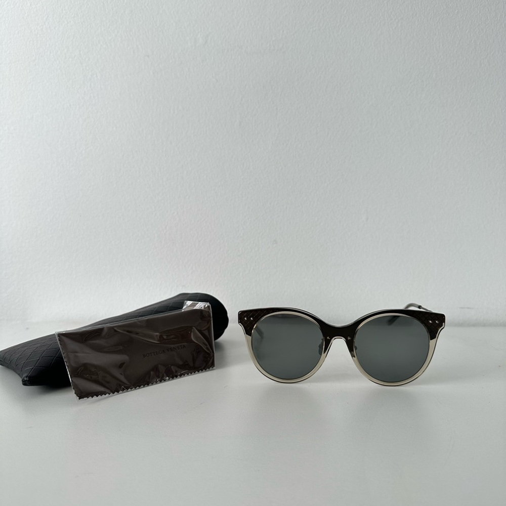 Bottega venetta sunglasses